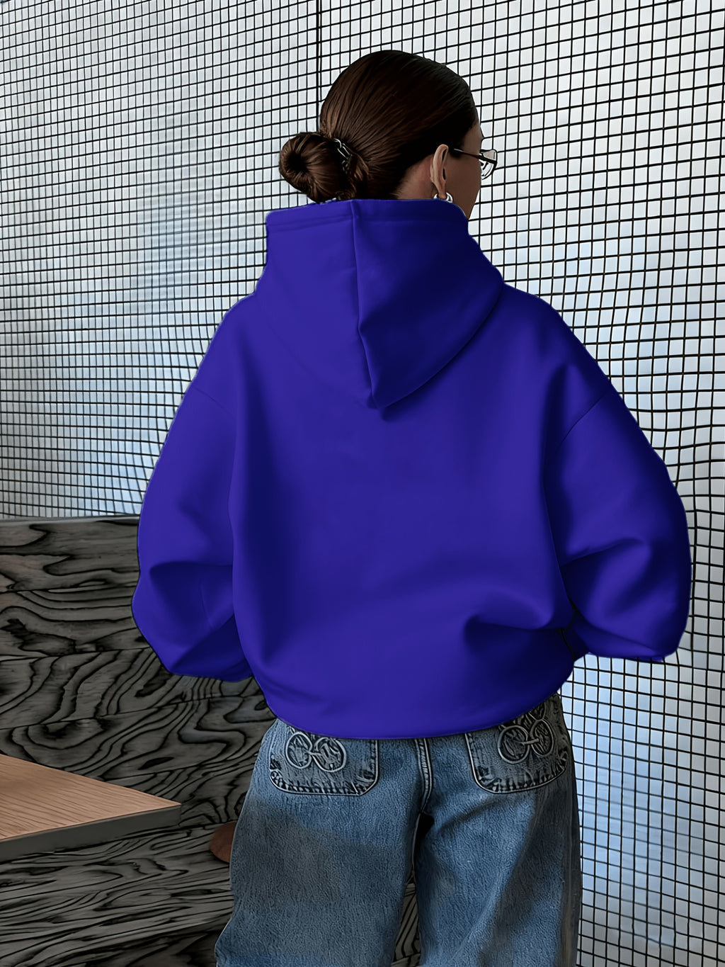 Vintage Slogan and Butterfly Print Long-Sleeve Sweatshirt, Suitable for Daily Casual Wear, Outdoor Picnics, Street Photography, and Use, Applicable for Autumn and Winter Seasons - Blue