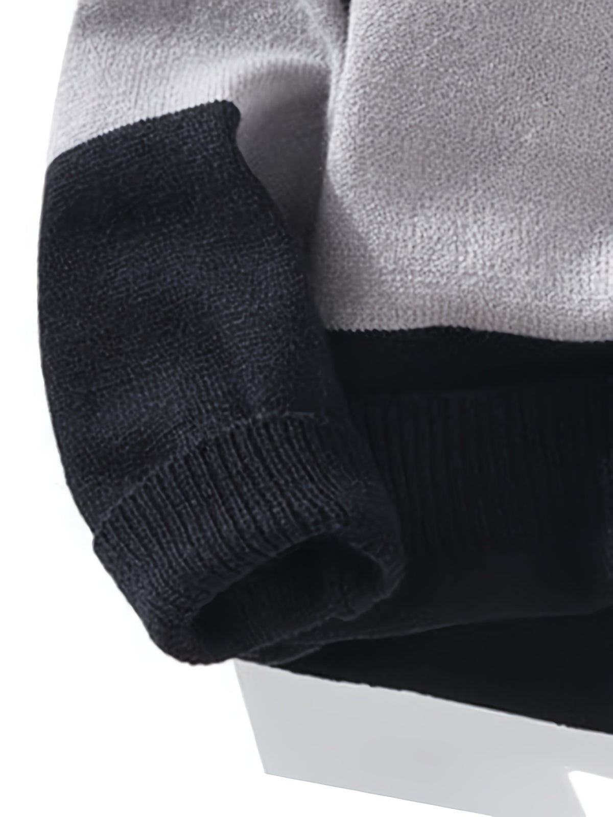 2026 Autumn/Winter New Youth Men'S Round Neck Fashionable And Casual Versatile Color Contrasting Knitted Sweater - White