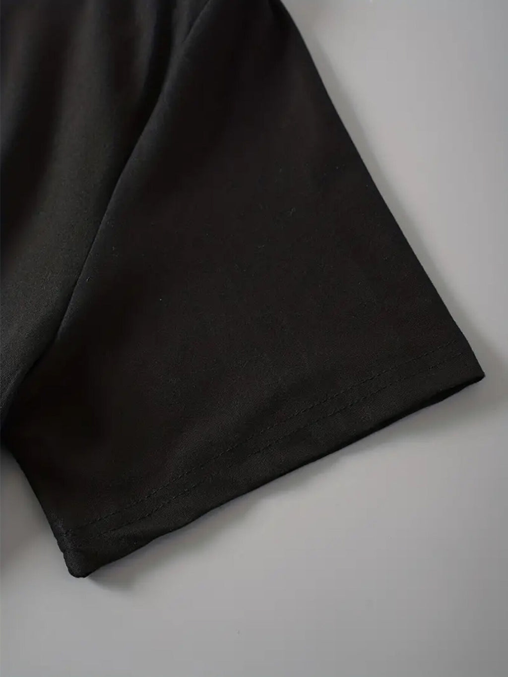 This Women's Short-Sleeve T-Shirt Features a Doberman Pattern Print, Offering a Casual And Comfortable Fit. It Is Soft, Breathable, And Designed in a Classic Style, Making It Versatile for Casual Attire. with Good Elasticity And Lightweight Fabric - Black