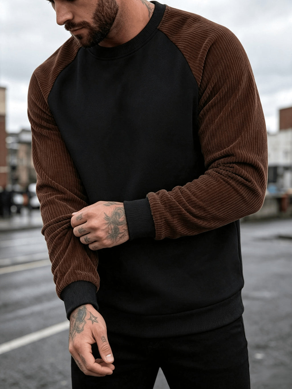 Men's Autumn/Winter Crew Neck Sweatshirt, Corduroy Sweatshirt. Made from Wrinkle-resistant Soft Knitted Fabric, It Is Highly Practical. Suitable for Students' Daily Wear on Campus, Outings, Dates, Commuting, and Camping, and Can Also Be Worn - Black