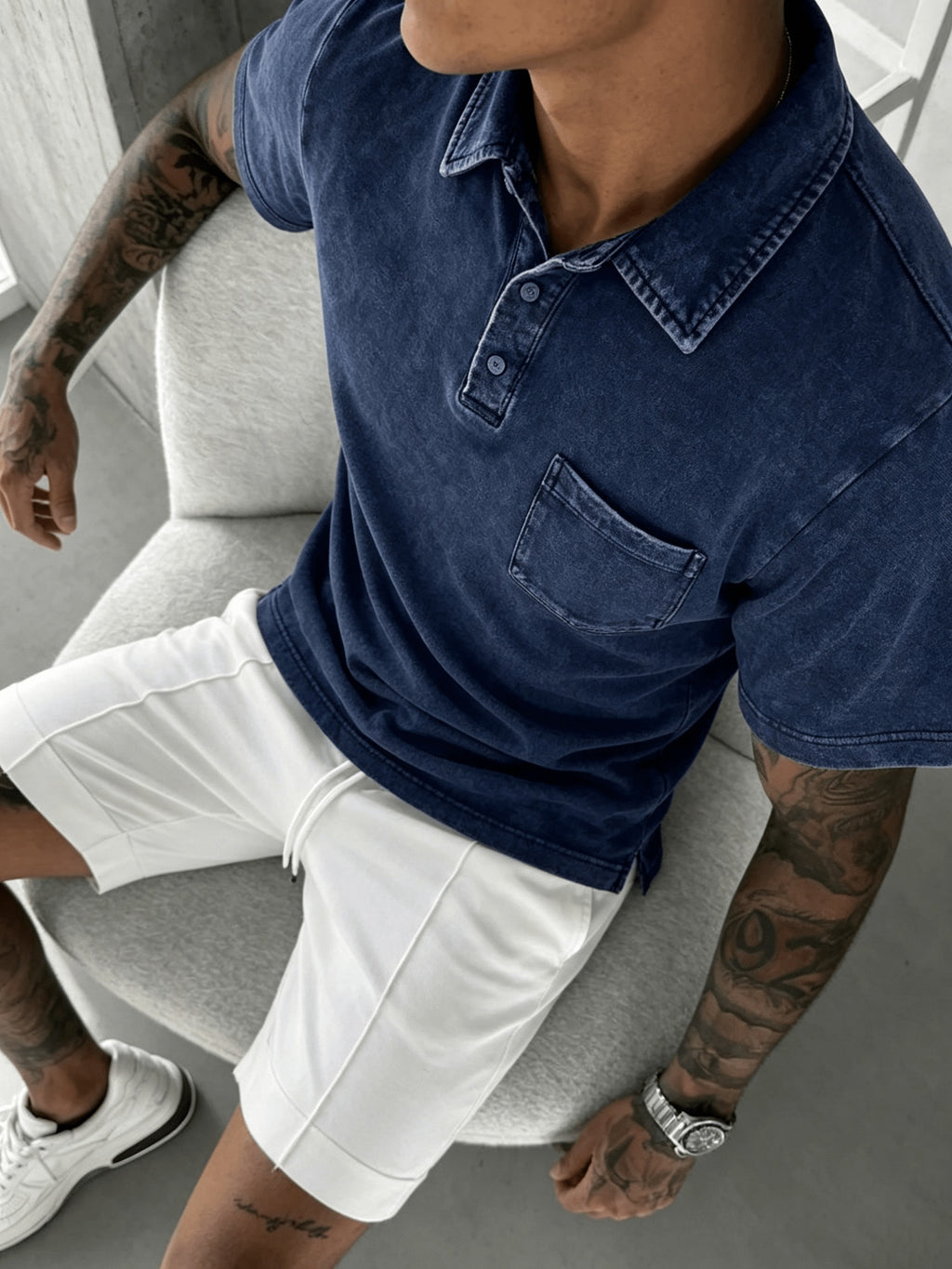 Casual Date Outdoor Men'S Polo Shirt, Breathable Sweat-Wicking Stylish Business Style, Minimal Street Style, Vintage Distressed Navy, Lapel with 3 Buttons, Functional Patch Pocket on Chest, Side Slit Hem, Loose Fit Men'S Short Sleeve Top - Navy Color