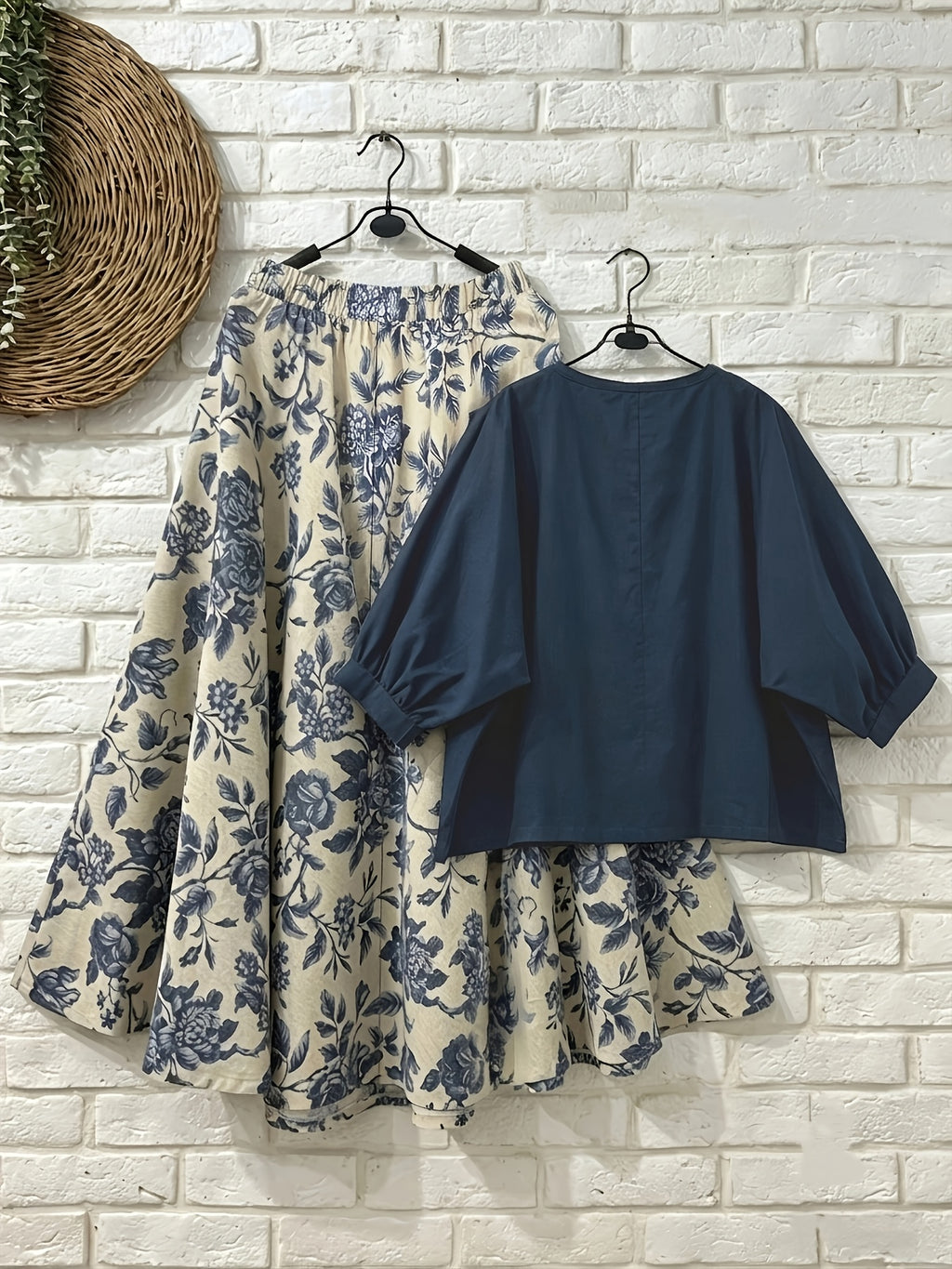Women'S Elegant, Women'S Fashion, Women'S Casual Solid Color Top And Floral Pattern Skirt Two-Piece Set, Comfortable And Lightweight, Suitable for Spring/Summer Daily Commute, Cafe, And Vacation Wear - Navy Color