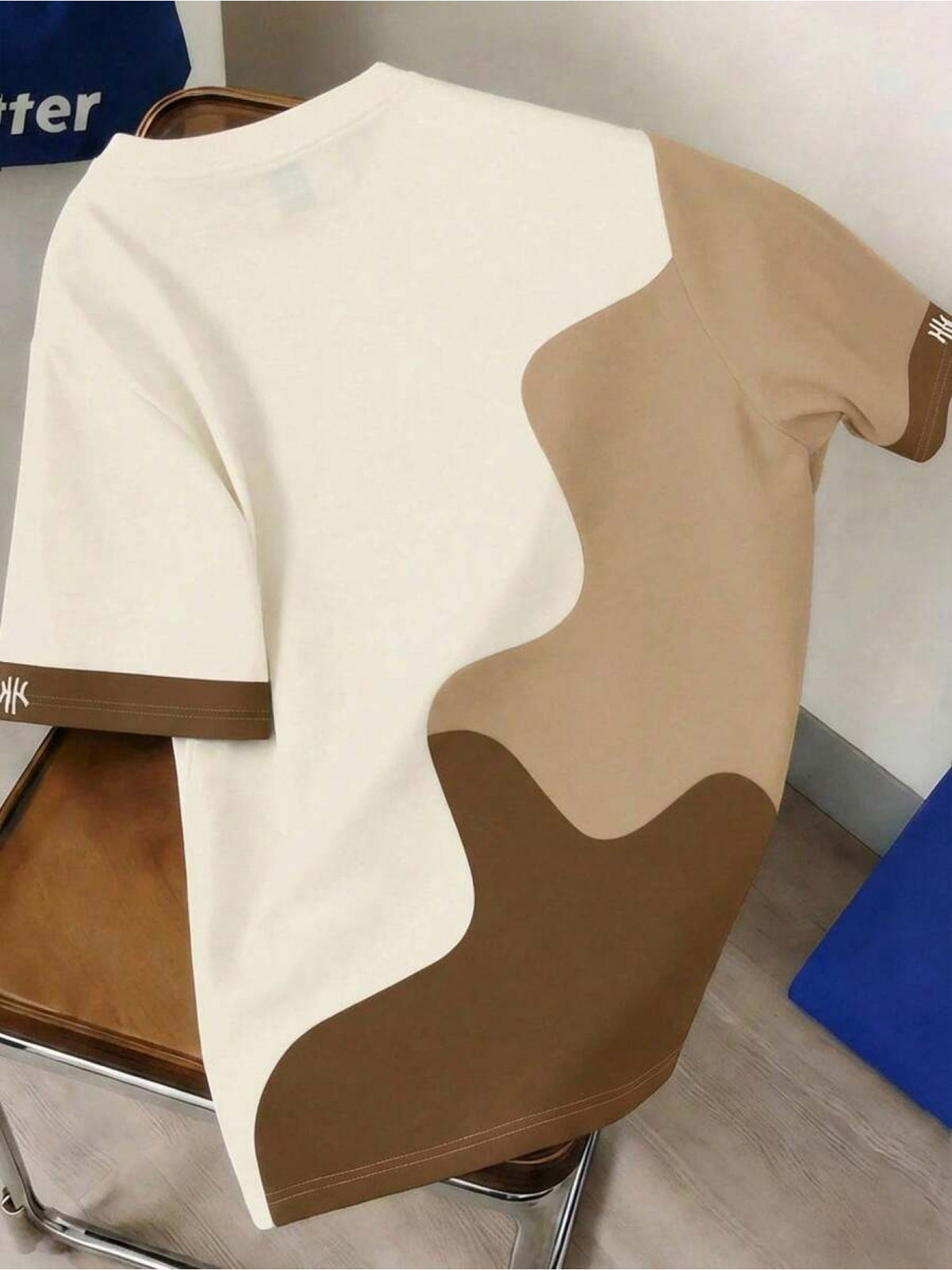 Men'S Casual Athletic T-Shirt, Beige Brown Gradient Wavy Contrast HK Small Label Print Design, Fashion Thin Breathable Tee, Machine Washable Casual Short Sleeve Top - Mixed colors