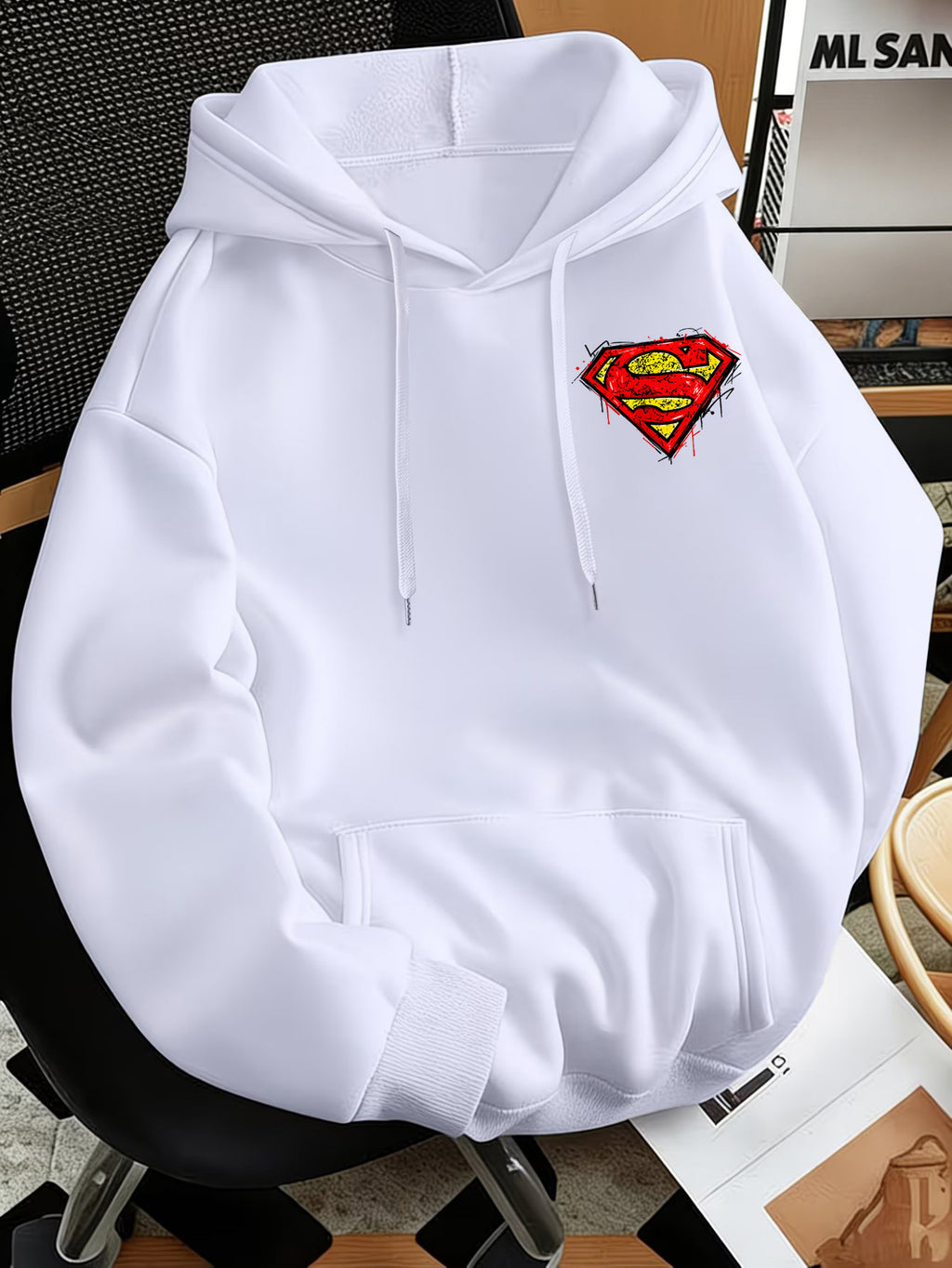 Men'S Fashion Sweatshirt, Retro Distressed Cracked Graffiti Superman Logo Print Design, Men'S Trendy Hoodie Loose Fit, Adjustable Drawstring, Fleece-Lined Sweatshirt Comfortable Fall Winter Wear, Outdoor Sports Casual Trendy Clothing - White