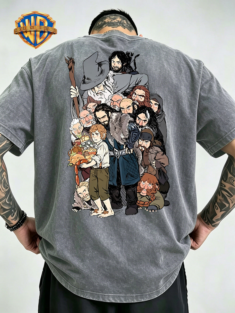 Warner Bros Official Men's Washed Pure Cotton Short-Sleeve T-Shirt, Featuring a Classic The Hobbit and Dwarves Team Anime Print on the Back, and a Circular Group Portrait Design of Characters on the Front Chest. Rich in Detail, It Showcases an Epic - Grey
