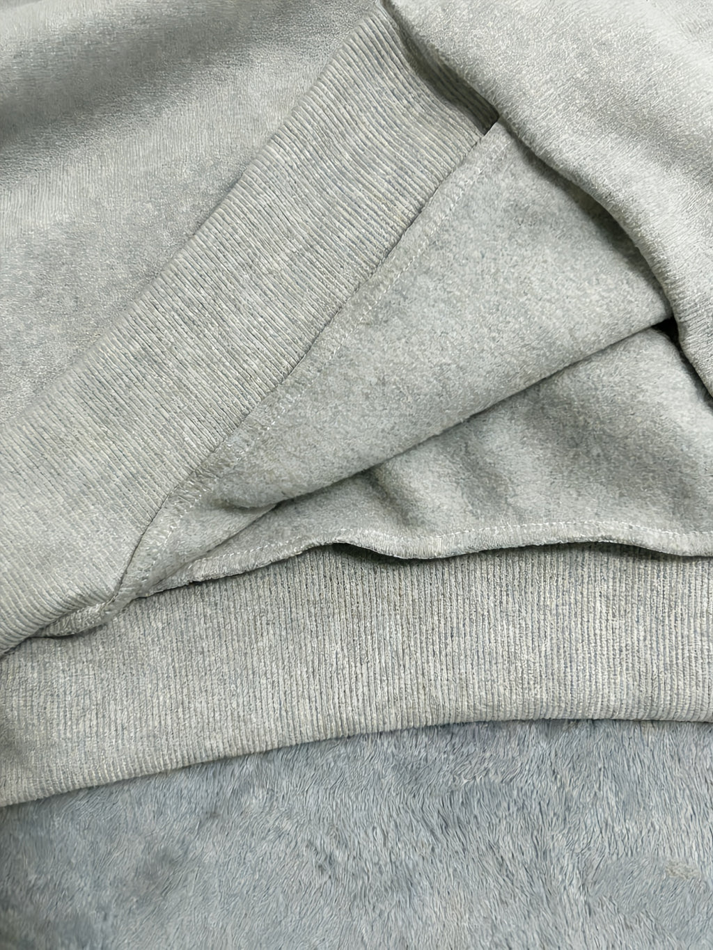 Autumn/Winter New Season 2pcs Pioneer Geometric Zebra V-Neck Sweatshirt + Clean Straight-Leg Pants Set, Niche Streetwear Style Outfit - Light Gray + Light Gray