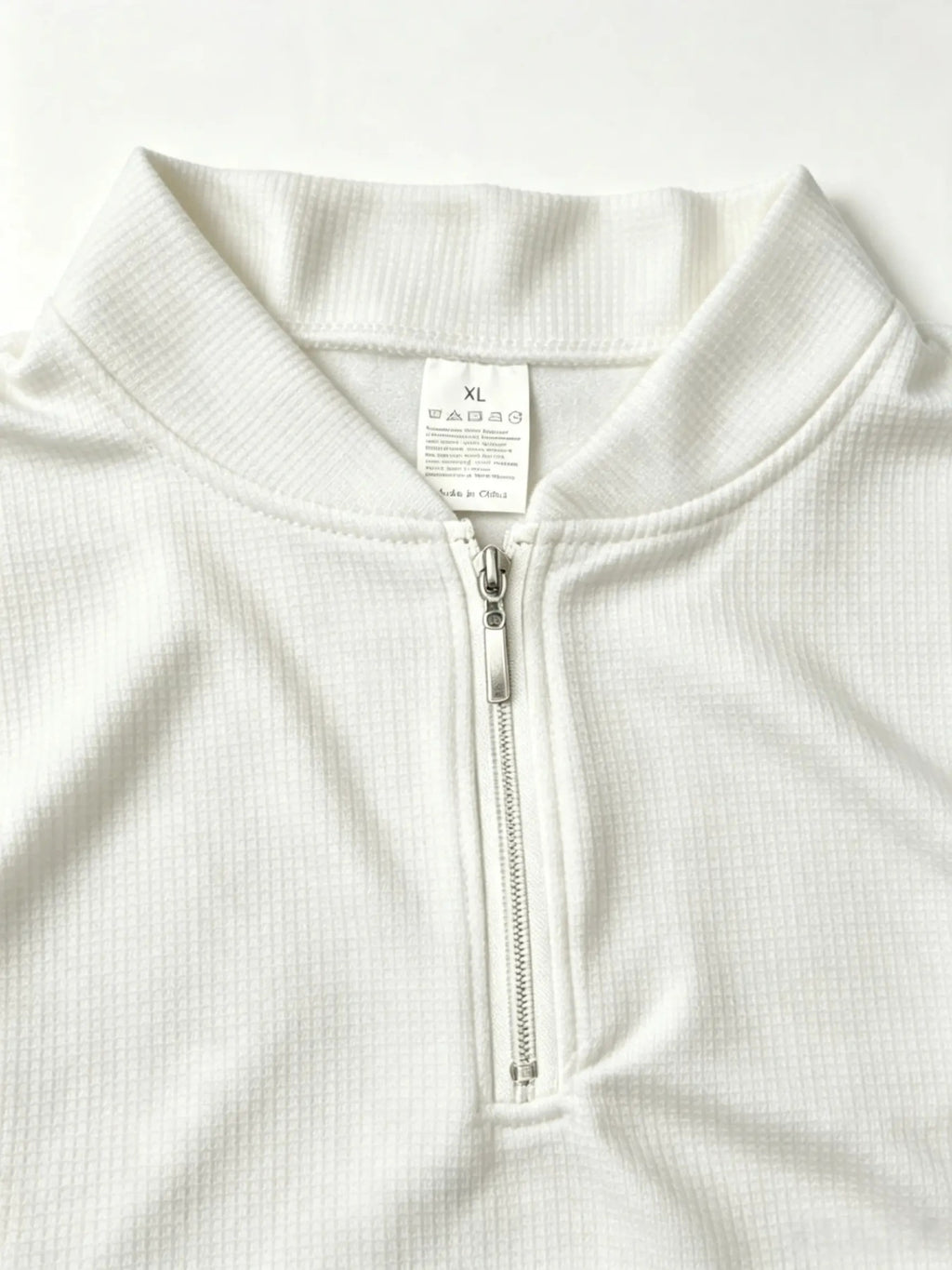 Men's Stand Collar Printed Zipper Short Sleeve T-Shirt for Spring, Autumn, and All Seasons - Baseball Collar, Henley Collar T-Shirt with Minimalist Black Geometric Logo Print, Loose Fit, Comfortable, Stylish, Versatile Street Style, Old Money Style - White