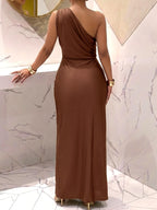 Summer Women'S Light Luxury Solid Color Off-Shoulder Long Dress, Metal Buckle Embellishment Ruched -Hugging Design, Elegant Party Outfit - Coffee Brown