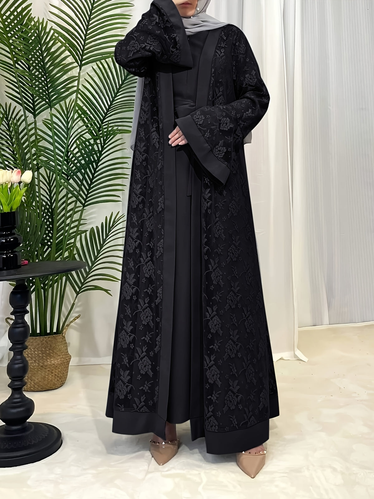Elegant and Elegant Lace Dress - Black
