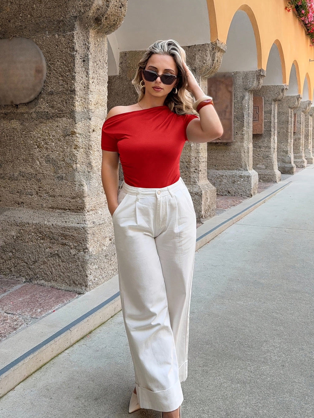 Women'S Fashion Summer Solid Color Asymmetrical Neck Short Sleeve Slim Fit Ruched T-Shirt, Suitable for New Year Wear - Red