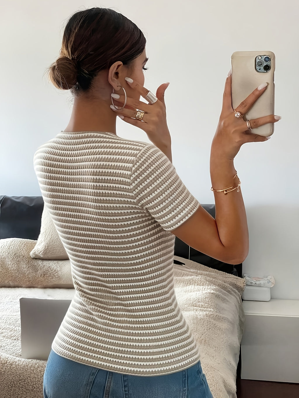 Women's Square-neckline Open-front Shirt with Textured Horizontal Stripes, a Cinched-waist Slim-fit Top Suitable for Commuting, Casual Wear, Vacation Outfits, Minimalist, and Vintage-style Office Attire - Khaki