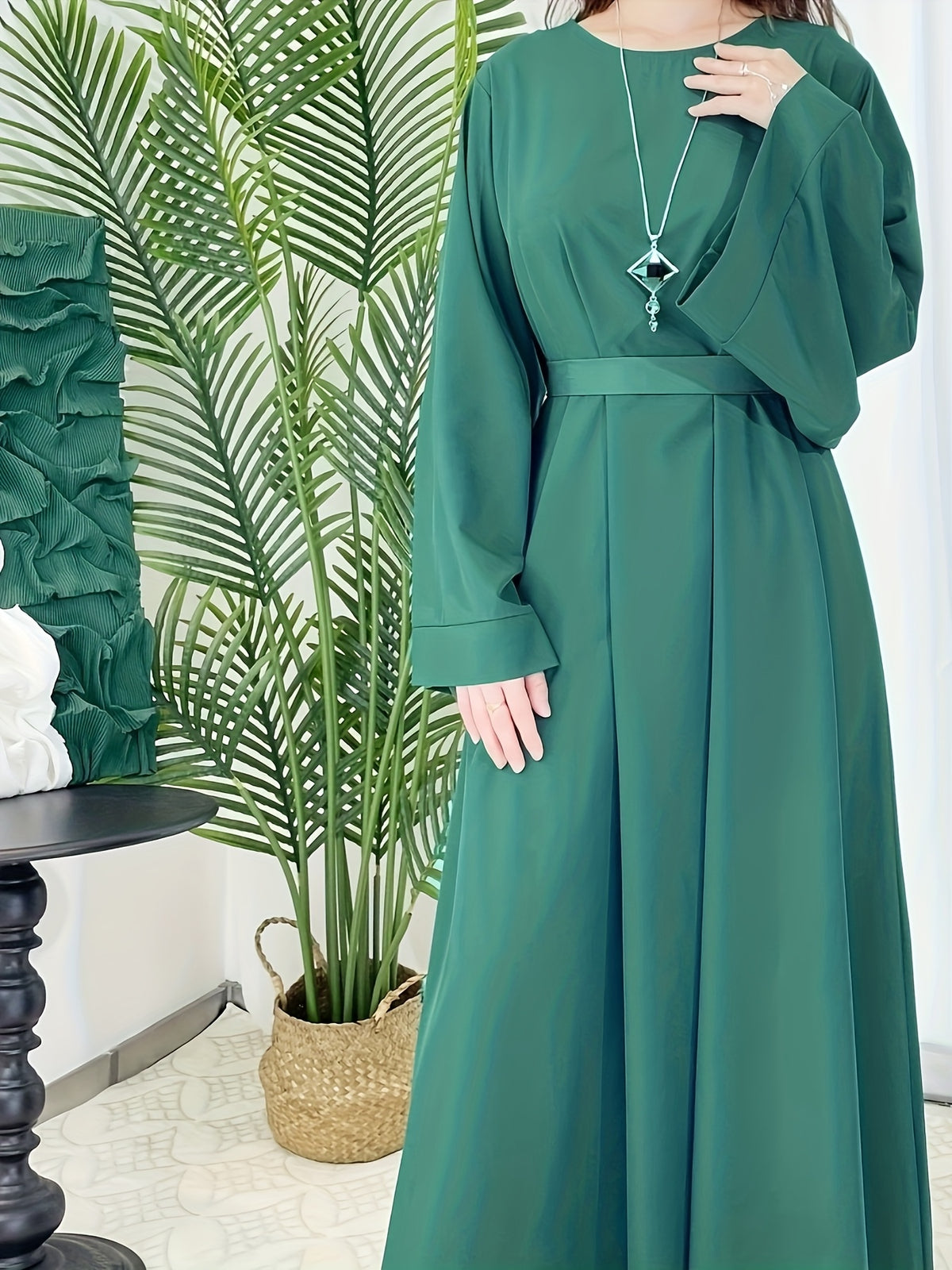 Women's Elegant Green Flared Sleeve Long Dress, Loose Fit, Versatile for All Seasons, Suitable for Home, Festive, and Traditional Attire - Green