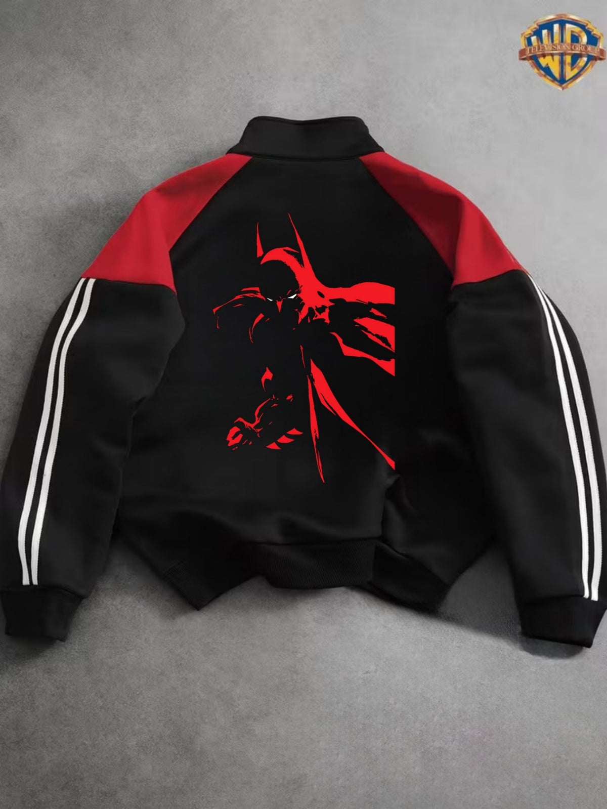 Warner: Trendy High-street Racing Suit with a Cool and Edgy Style, Featuring a Batman Red Print. This Autumn/winter 1/4 Zip-up Long-sleeve Sweatshirt in Black and Red Color-blocking Is Suitable for Daily Casual Wear - Black