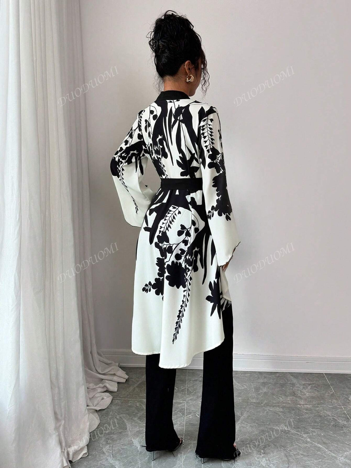 Autumn Women's Floral Print Flare Sleeve Tie-Back Shirt - Multicolor