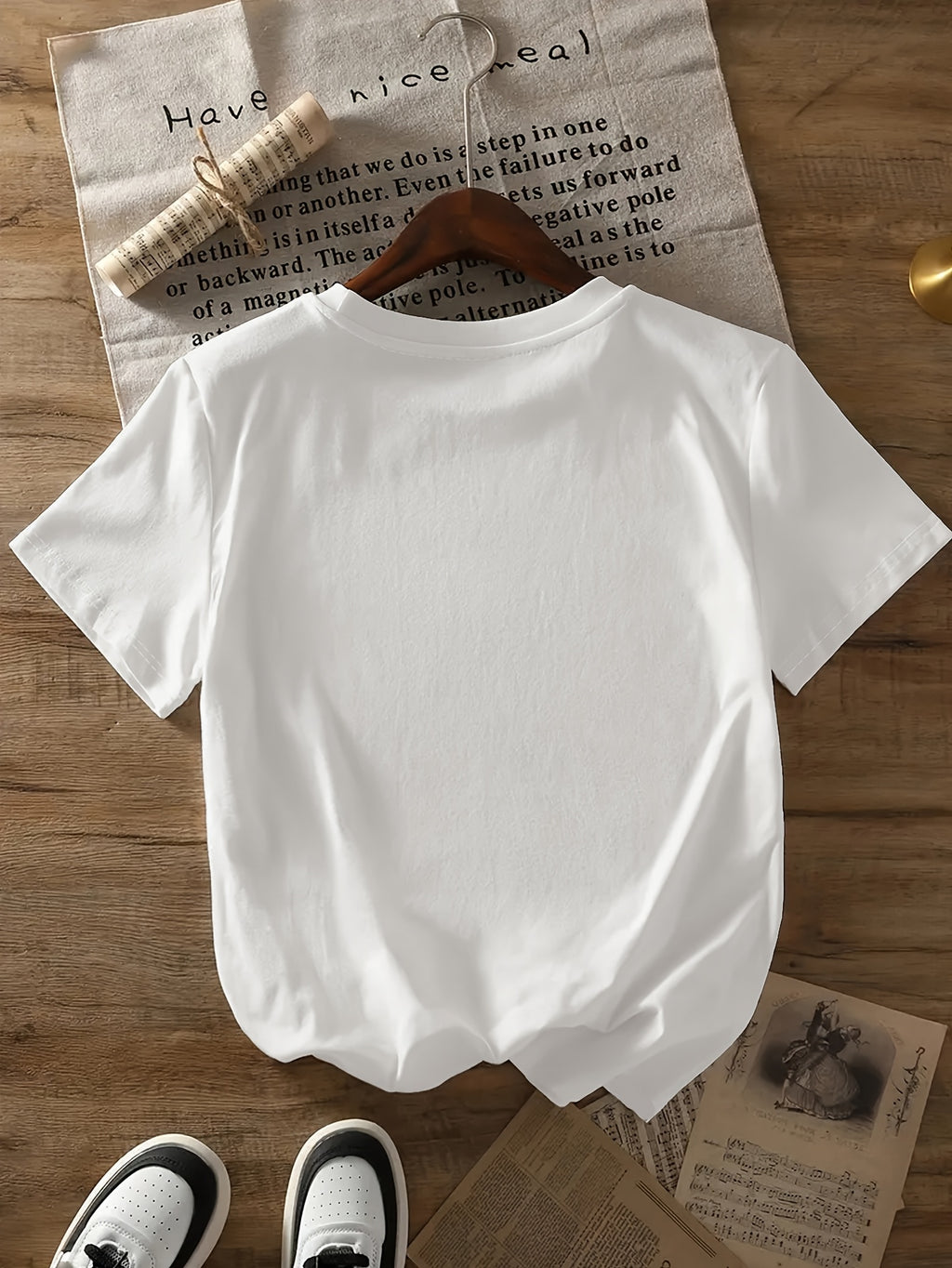 Women's High-Elastic Blouse T-Shirt Suitable for Café Visits, Picnic & Home Wear - Minimalist Smiling Face Print Round Neck Top, Machine Washable Non- Shirt for - Casual Outfits (Age-Reducing Versatile Wardrobe Staple) - White
