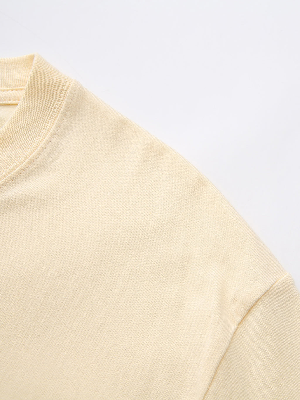 New Men's 100% Pure Cotton T-Shirt with Shark Print, Comfortable and Breathable, Versatile for Summer Casual Wear - Apricot