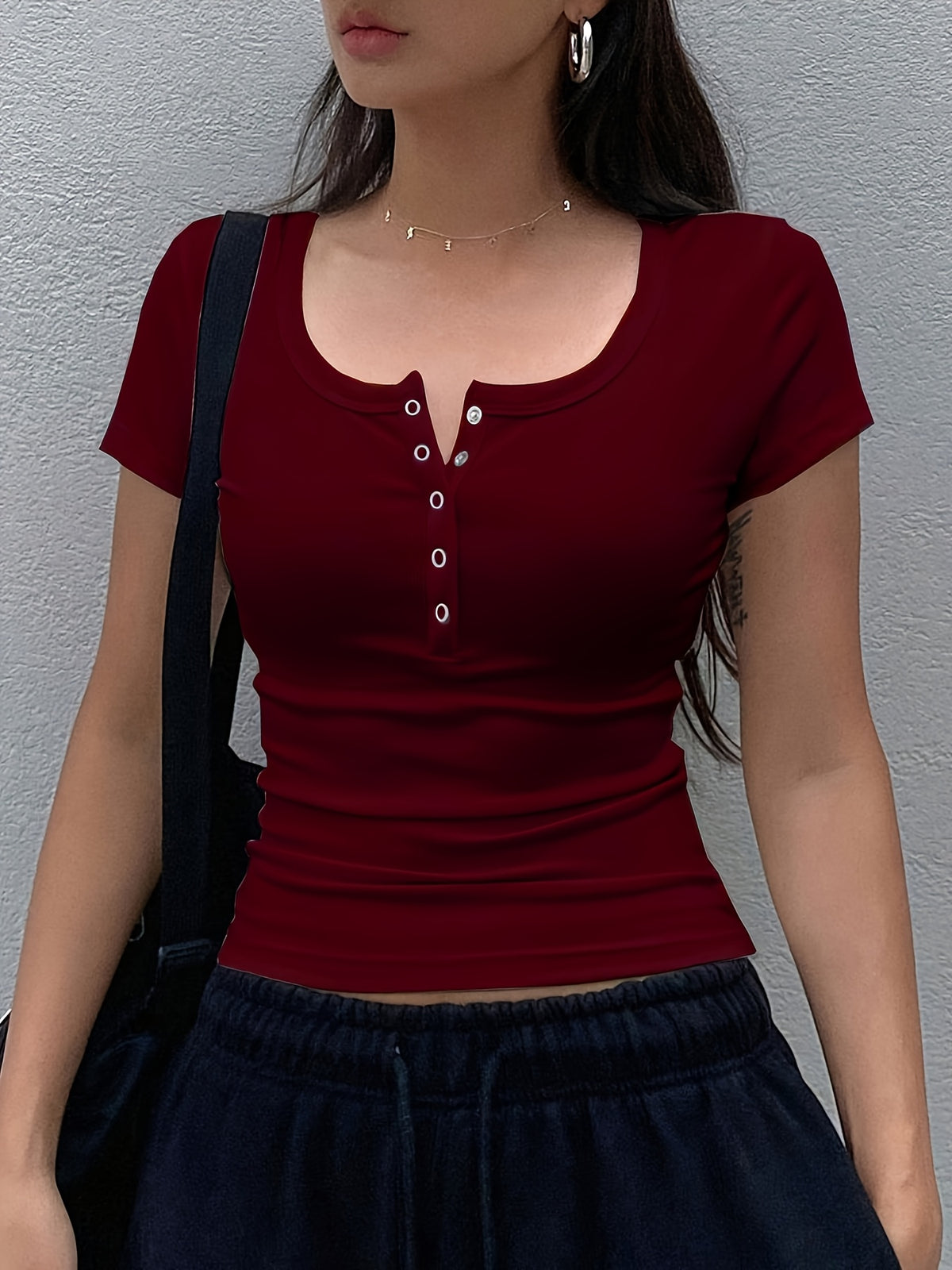 Women's Solid Color Low-Neck Short Sleeve - Burgundy
