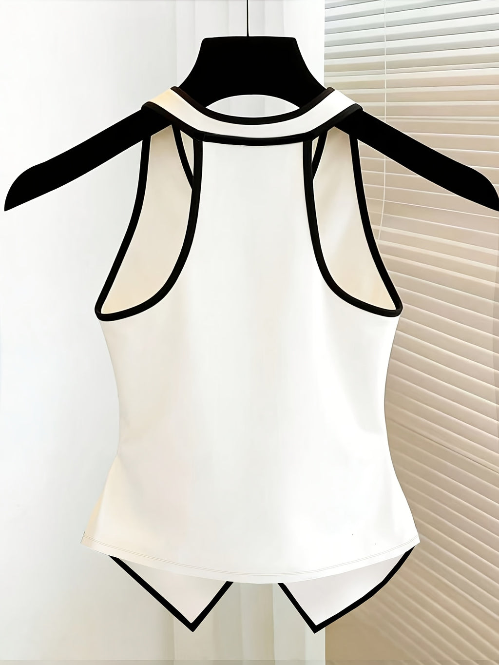 Black and White Color-block V-neck Camisole with an Irregular Hem Design - Mixed colors