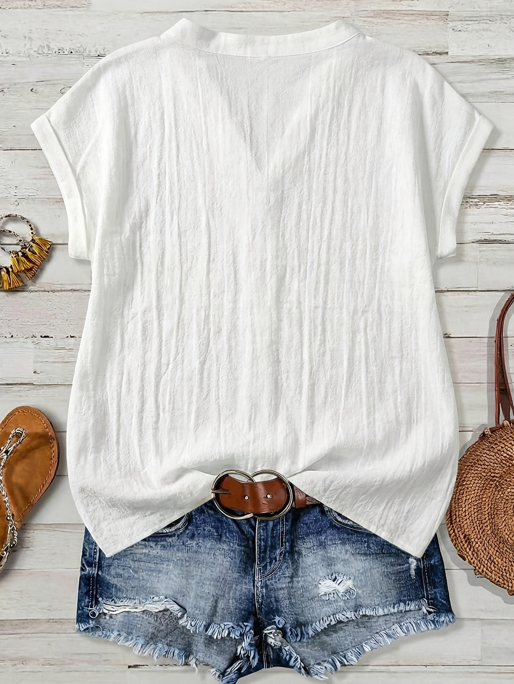 100% Short Sleeve Shirt, Casual Vacation Wear for Summer, V-Neck Design, Country Style Clothing for Women, Suitable for All Occasions, Ideal Choice for Holidays - White