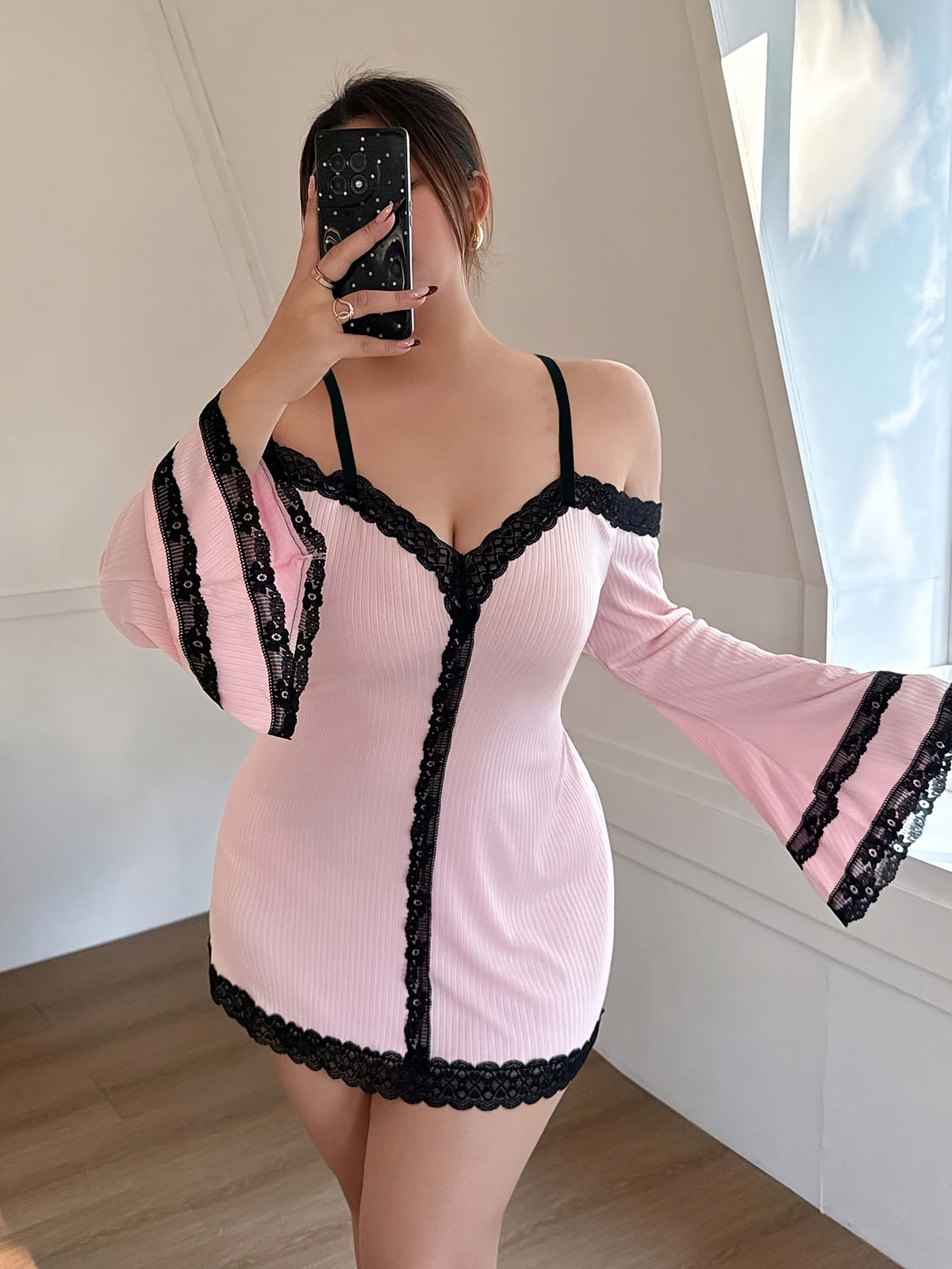 Plus Size Women'S Lace Splice Nightgown, Pearl Strap Off-The-Shoulder Style Loungewear, Flare Sleeve Short Nightdress - Pink Color