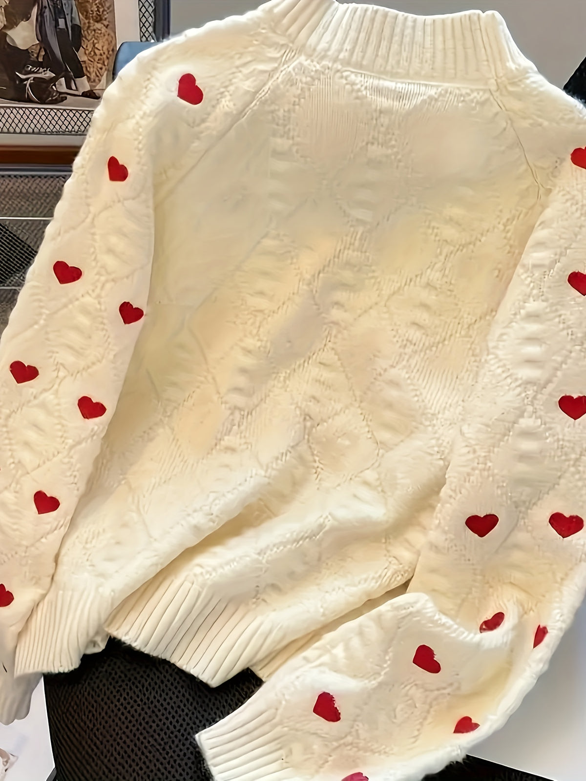 Comfortable Heart-pattern Pullover Round-neck Sweater for Autumn and Winter - White