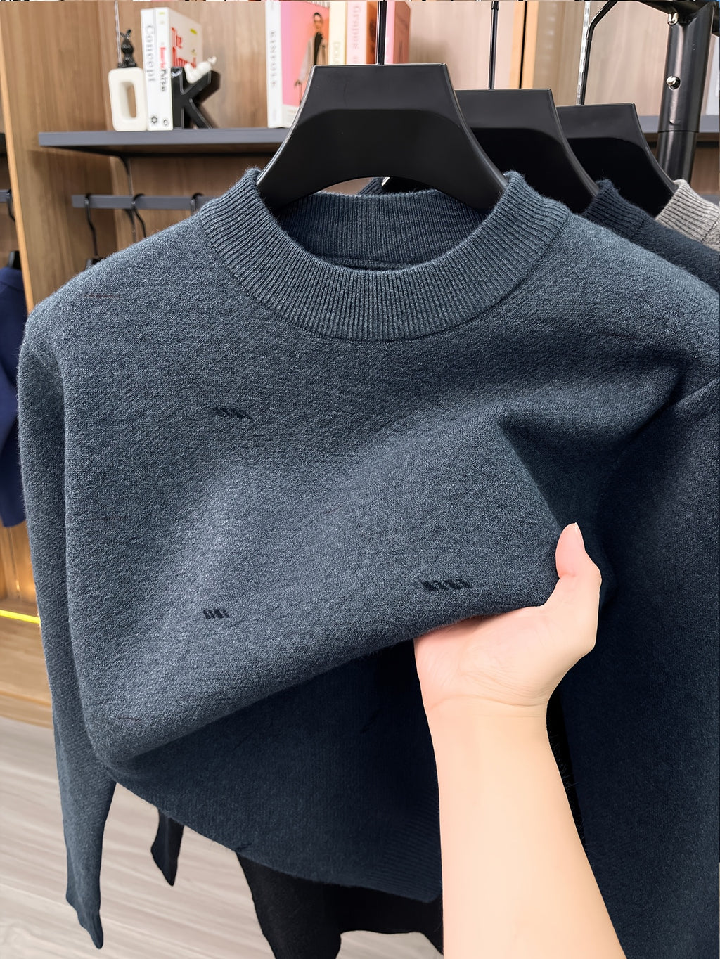 Autumn/Winter Men's Crew Neck Knit Sweater, Simple Subtle Jacquard Pattern, Mid-Life Layering Top - Medium Gray