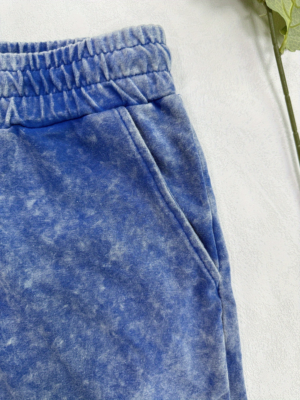 Small Niche Design, Fashionable and Trendy Patterns, Printed Women's Summer Retro Washed Distressed Shorts, Loose and Casual - Royal Blue