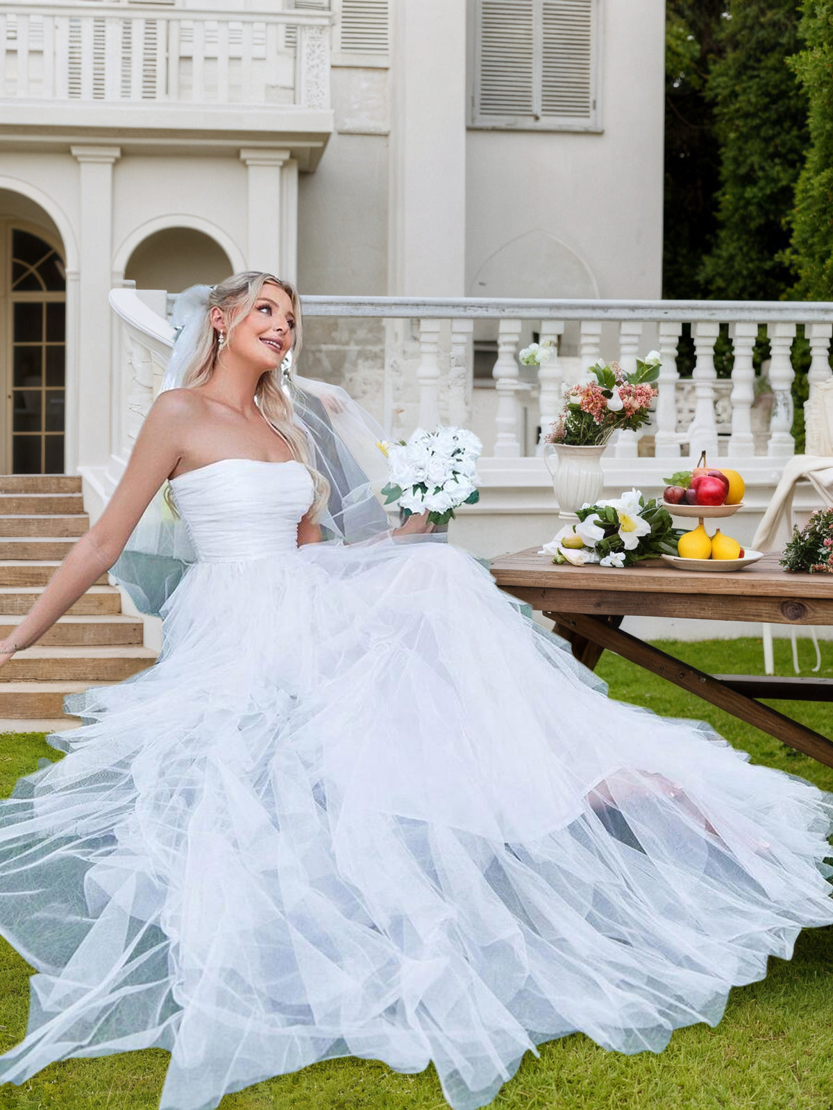 Romantic Strapless Wedding Dress, Bridal Gown with Tiered Ruffled Tulle Skirt And A-Line Cut - Perfect for Classic Weddings, Graduation Gowns, Evening Receptions, Birthday Women'S Attire - Ivory White