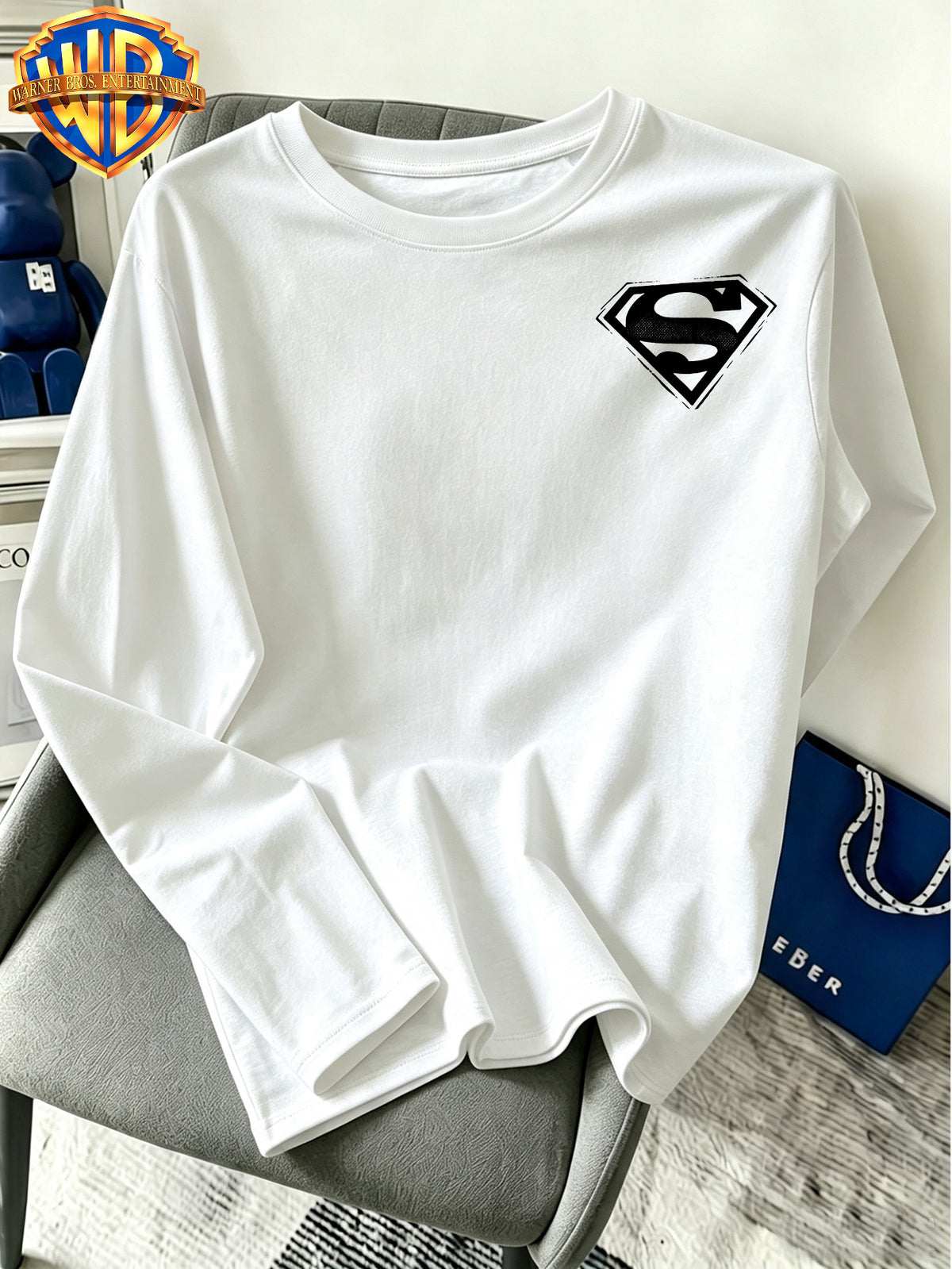 Warner Bros. Official - Superman Graffiti Texture S Logo Print, Men'S Versatile Long Sleeve, Spring And Autumn Season Adaptation, Casual Street Clothing Top, Daily Leisure Vacation Gift - White