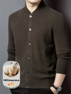 Xingfan OBM 2025 Autumn/Winter Men's 100% Wool Stand Collar Knit Cardigan, Crafted from Premium Pure Wool. Featuring a Simple yet Elegant Stand-up Collar and Single-breasted Button Design for Strong Warmth Retention. The Standard Fit Is Suitable - Olive Green