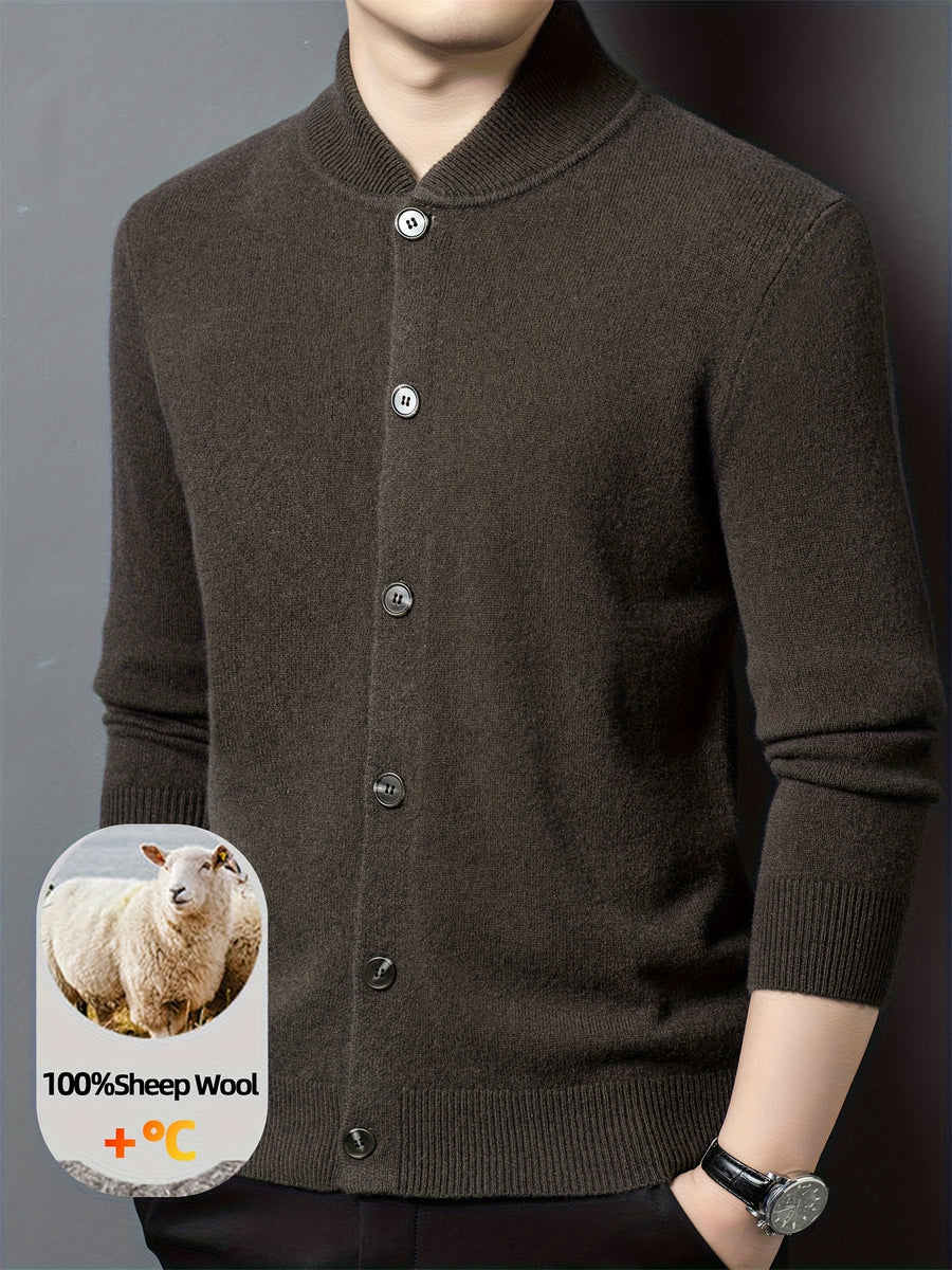 Xingfan OBM 2025 Autumn/Winter Men's 100% Wool Stand Collar Knit Cardigan, Crafted from Premium Pure Wool. Featuring a Simple yet Elegant Stand-up Collar and Single-breasted Button Design for Strong Warmth Retention. The Standard Fit Is Suitable - Olive Green