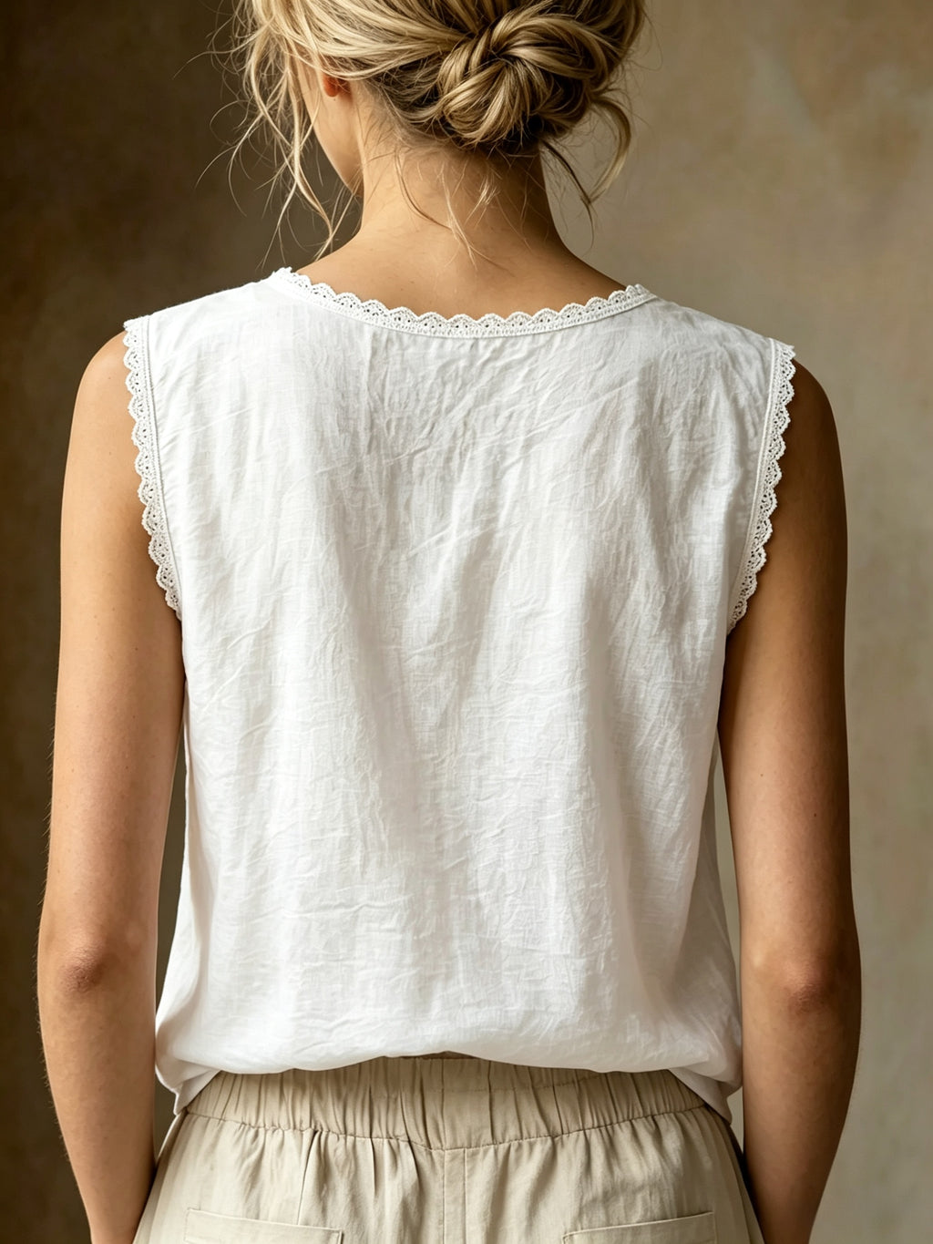 French-Style Lace Trim Sleeveless Tank Top, Round Neck Loose Fit Breathable White Casual Base Layer - White