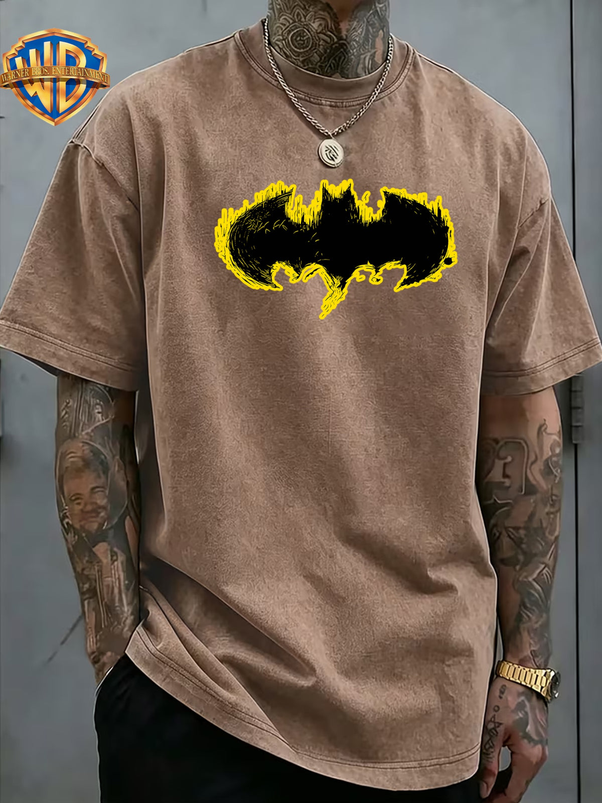 Men'S Washed Short Sleeve T-Shirt, Classic Batman Print on Back, Bold Bat Symbol on Chest, Retro Comic Style Design, Premium Fabric Soft And Breathable, Suitable for Casual Wear, Essential for Trendy Street Style - Khaki