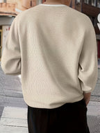 A Men's Fashion Sweatshirt Made of Waffle Knit Fabric, Featuring a Loose Fit. This Long-sleeve Top Is Suitable as a Base Layer for Spring and Autumn, Ideal for Casual Attire - Khaki