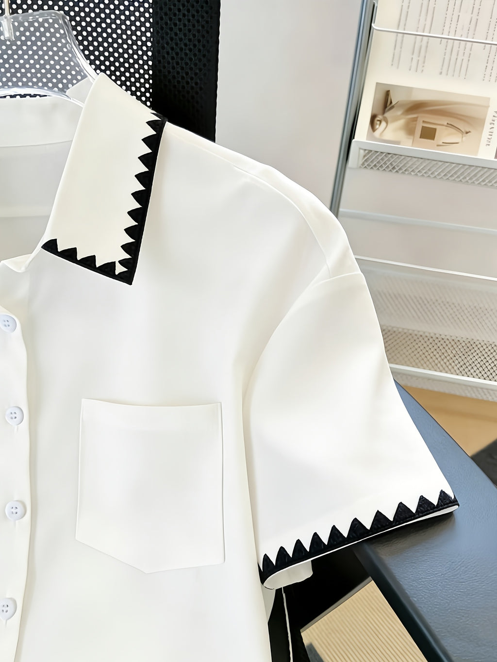 Marked Lady'S New Short-Sleeved Shirt, Embroidered Edge Shirt, Loose Fit, Design Sense, Fashionable Commute And Happy Vacation Wear - White