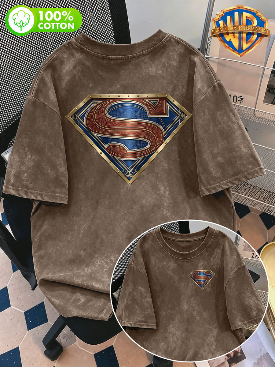 1pc, Men'S 100% Washed "DC Superman Theme Metal Badge Print Casual Short Sleeve T-Shirt" Casual Versatile Loose Summer Round Neck Short Sleeve, Double-Sided Print Front And Back - Suitable for Outdoor Sports, Gym, Daily Wear - Coffee Brown