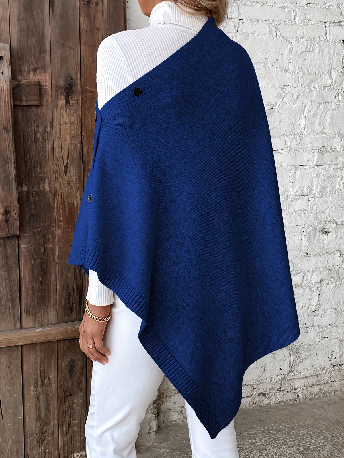 A Versatile Cape That Can Be Styled in Various Ways Throughout The Year, Featuring an Elegant Design, Solid Colors, Buttons, And Suitable for Air-Conditioned Environments - Blue