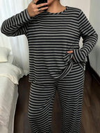 Women's Large-sized Pajama Set with Striped Print, Long-sleeved Long Pants Home Wear Set, Extra-large Size, Loose and Comfortable for Relaxation, Suitable for Autumn and Winter Clothing. - Mixed colors