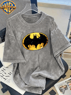 Warner Bros Official 100% Pure Cotton Washed Distressed T-Shirt, DC Vintage Distressed Batman Core Gotham Castle Print, American Vintage Streetwear Cool Short-Sleeve Top, Suitable for Outdoor Wear, Gym, Office, and Daily Fashion, Men's Wardrobe - Grey