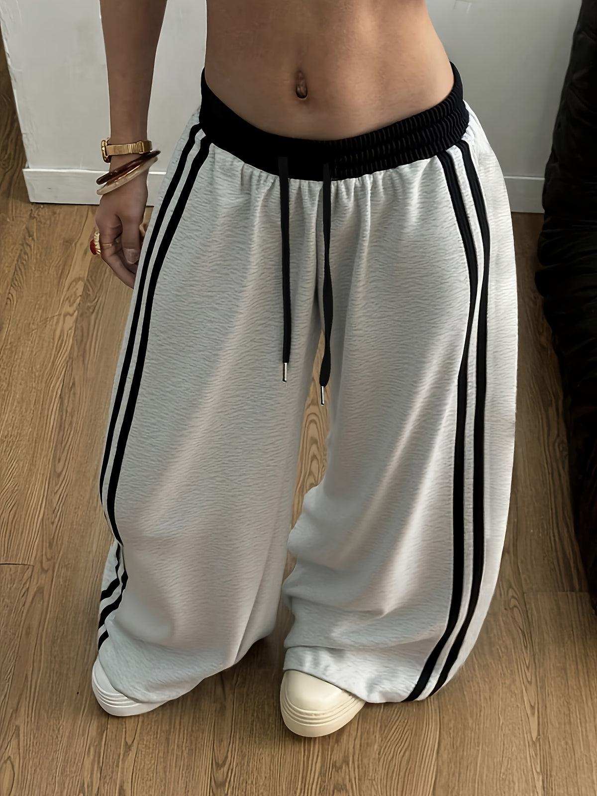 New Style Versatile Casual Gray Straight-Leg Pants for Women with Black Side Stripe Contrast Design, Sporty Leisure Trousers - Grey