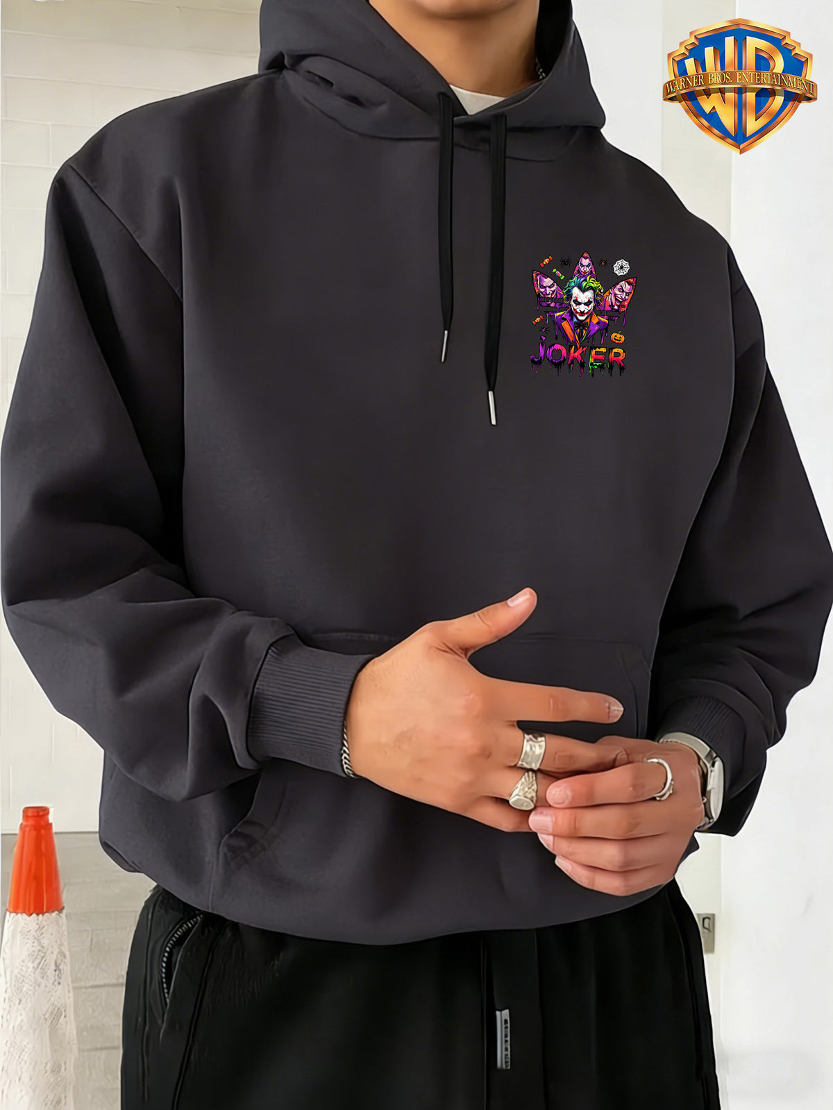 Warner Bros. Official Licensed Men'S Hoodie, Halloween Splatter Graffiti Theme Multi-Version Clown Head, Featuring Spider, Web, Candy, Pumpkin And Other Halloween Elements, Dripping Paint Effect Pattern Print, Street Style Men'S Pullover Hoodie - Dark Gray