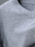 Men's V-neck Knit Base Layer, Form-fitting Without Being Tight, Accentuates a Clean Silhouette While Allowing Unrestricted Arm Movement. Suitable for Business Commutes, Family Gatherings, and Holiday Celebrations - Medium Gray
