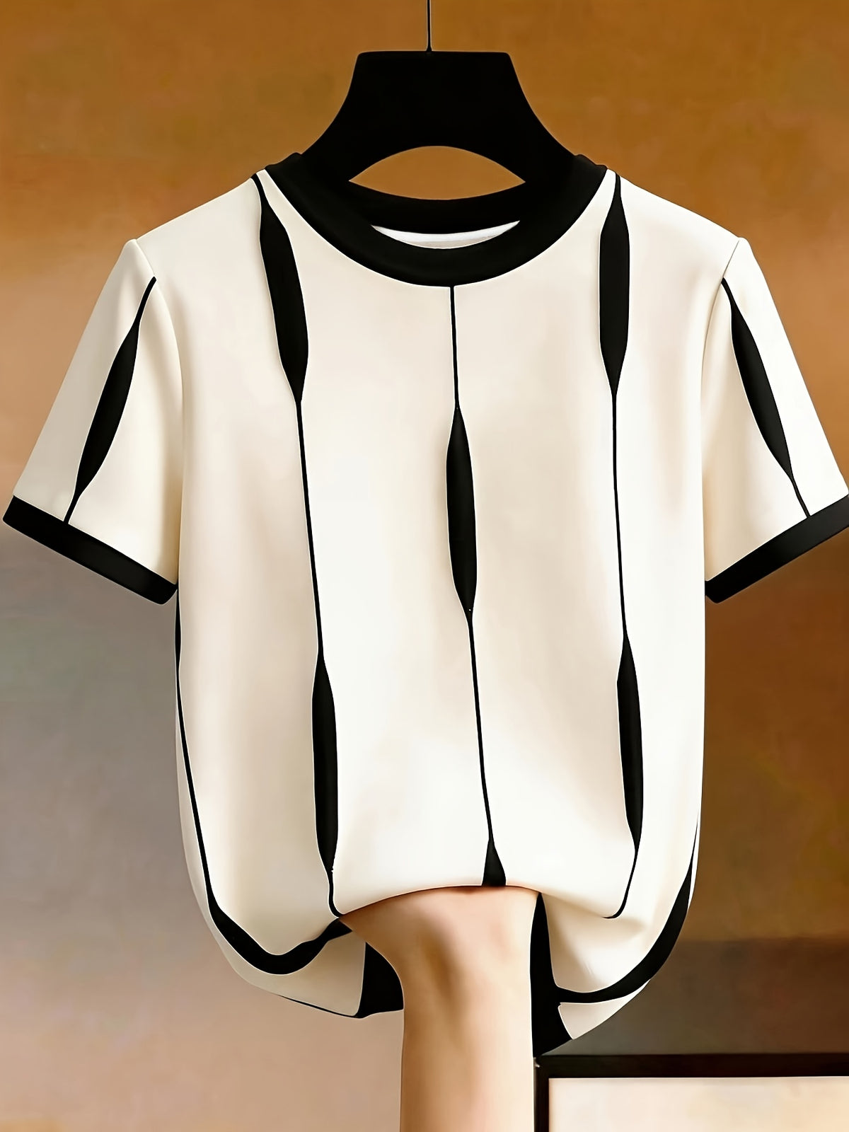 [Printed Design - Not Textured] Women's Casual Color-Block Crew Neck Short Sleeve T-Shirt, Summer Style - Black And White