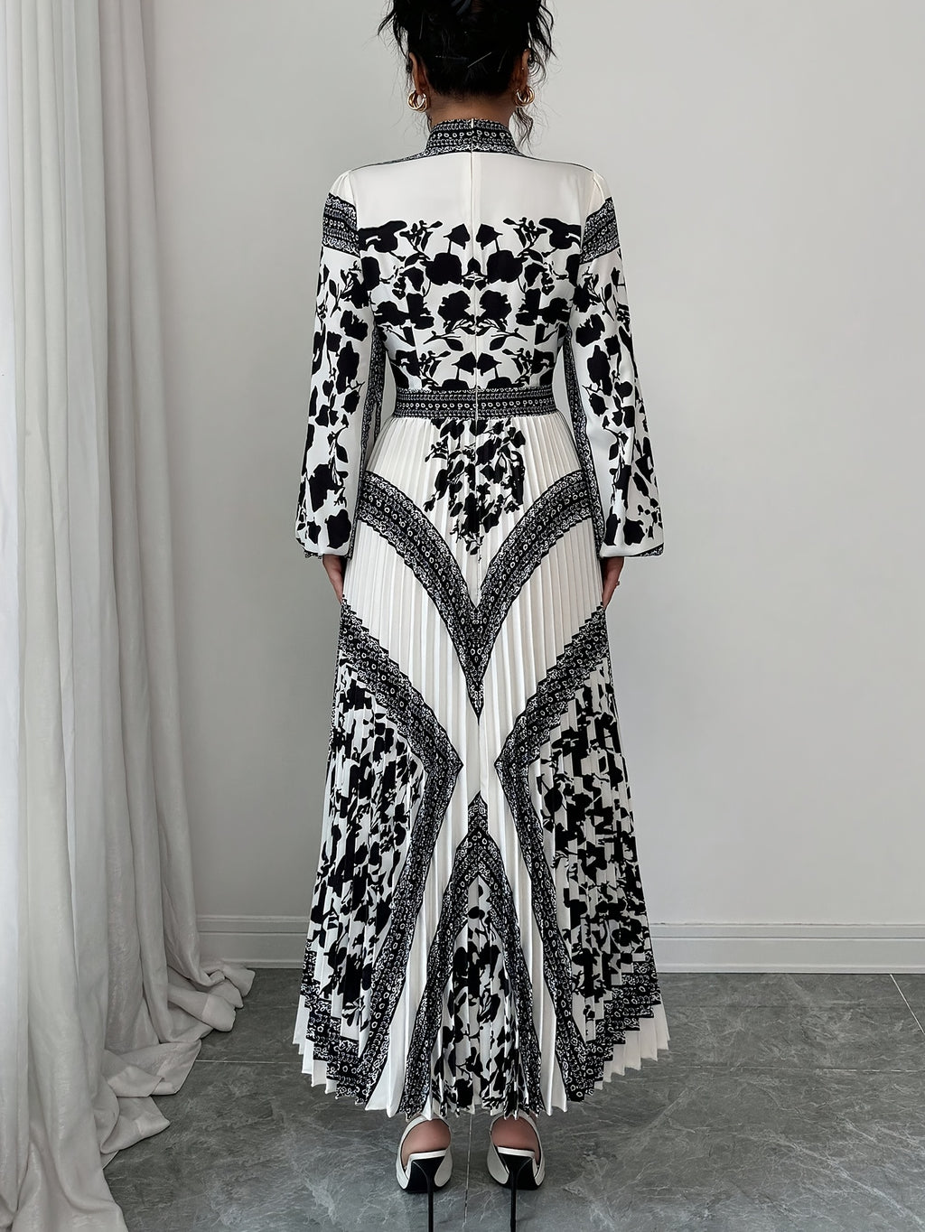Elegant Long-Sleeve Dress with Lantern Sleeves, Featuring a Floral Print And Pleated Design, Perfect for Daily Commuting And Romantic Dates in The Autumn And Winter Fashion Collection - Mixed colors