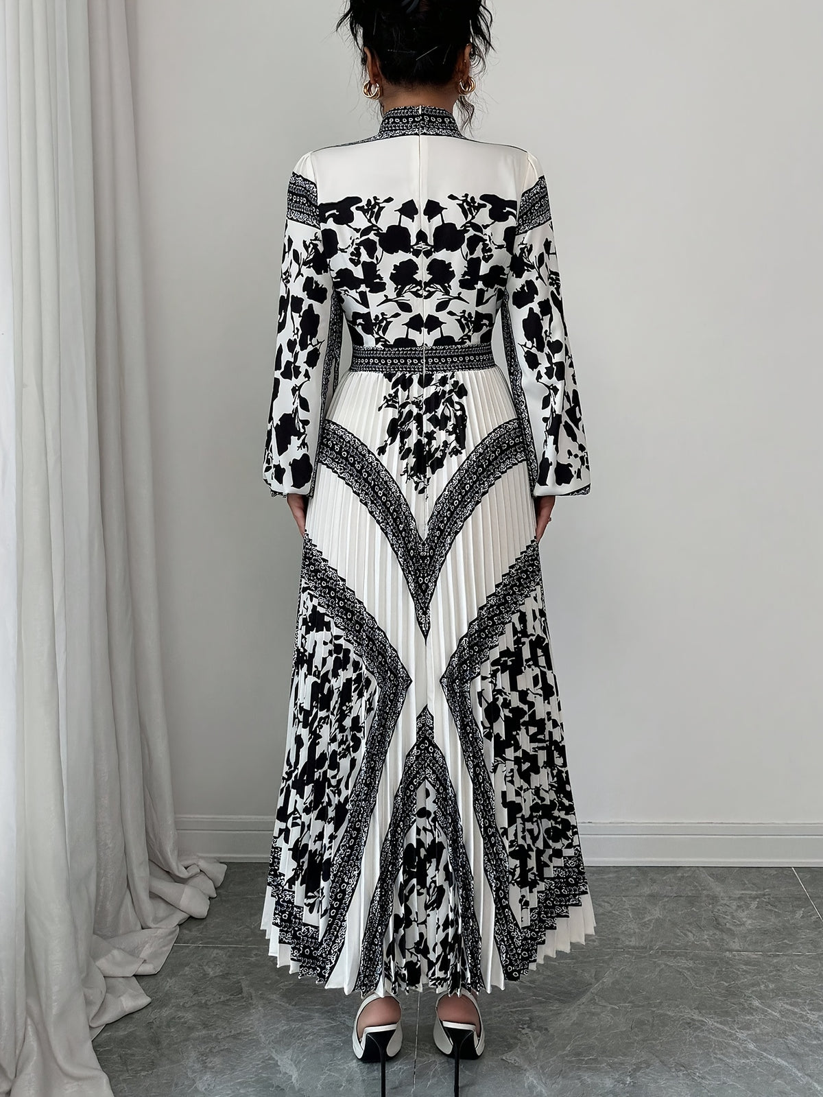 Elegant Long-Sleeve Dress with Lantern Sleeves, Featuring a Floral Print And Pleated Design, Perfect for Daily Commuting And Romantic Dates in The Autumn And Winter Fashion Collection - Mixed colors