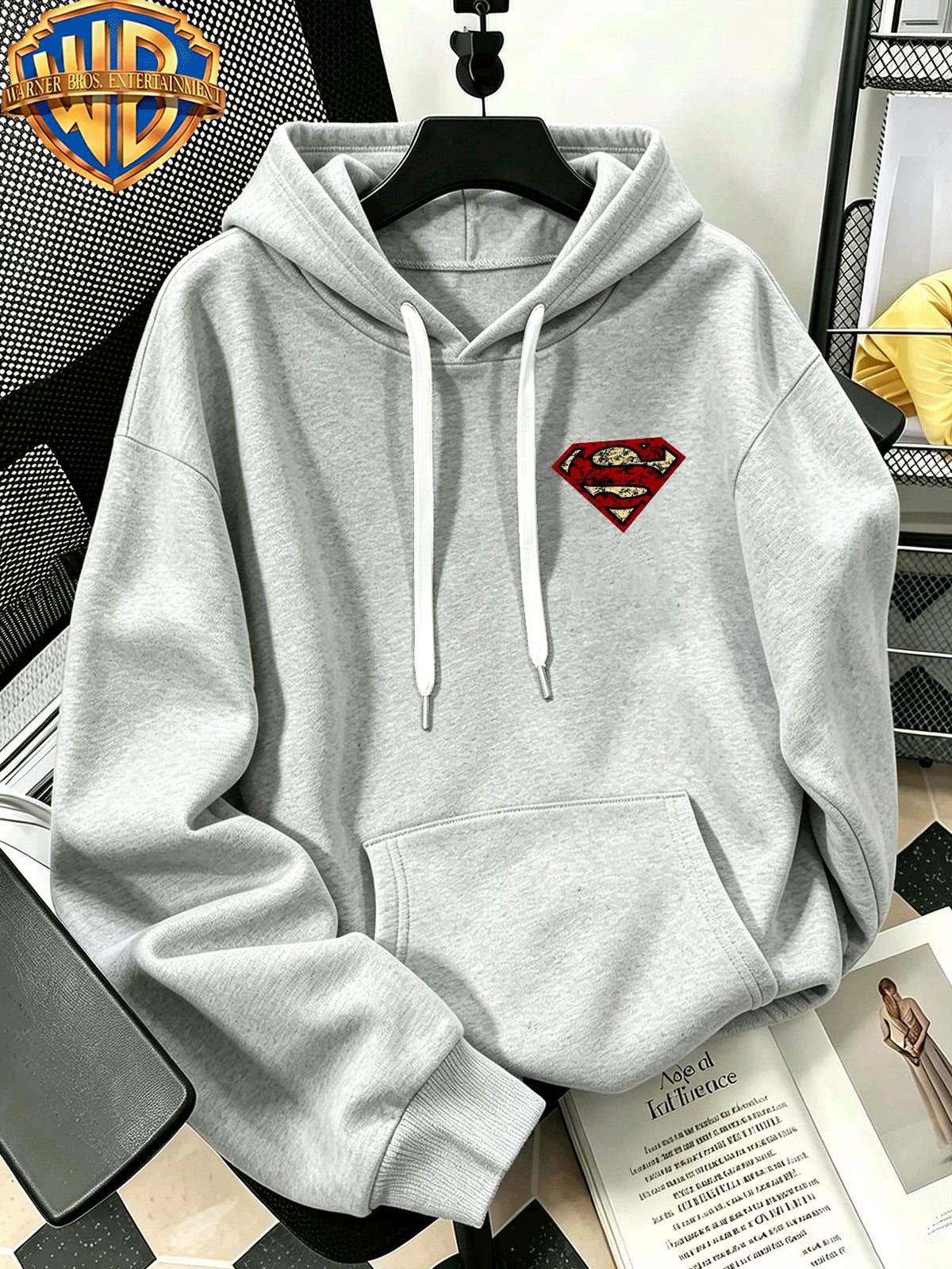 [Warner Bros. Official] Autumn/Winter Streetwear Fashion Men's Drawstring Pocket Hooded Sweatshirt, Vintage Distressed Superman "S" Logo Worn Badge Print Design, Sporty Style Loose Fit Hoodie, for Daily Casual Wear, Men's Trendy Fashion - Light Grey