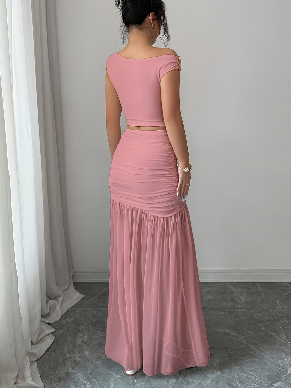 Elegant 2pcs Set for Women, Featuring a Strappy Crop Top and a Slit Maxi Skirt with Metallic Embellishments. The Slim-fit Design Is Perfect for High-end Occasions Such as Dates, Evening Parties, Gatherings, and Vacations - Peach