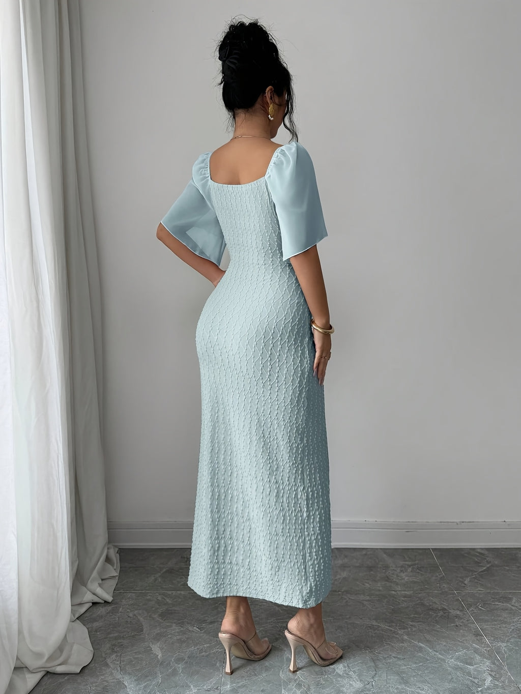 Elegant French-Style Gentle Fit Bodycon Dress with Metal Buckle Accent Pleats, Figure-Flattering Temperament Long Dress for Daily Commute, Dates, and Dinner Parties, Women's Clothing - Light Blue