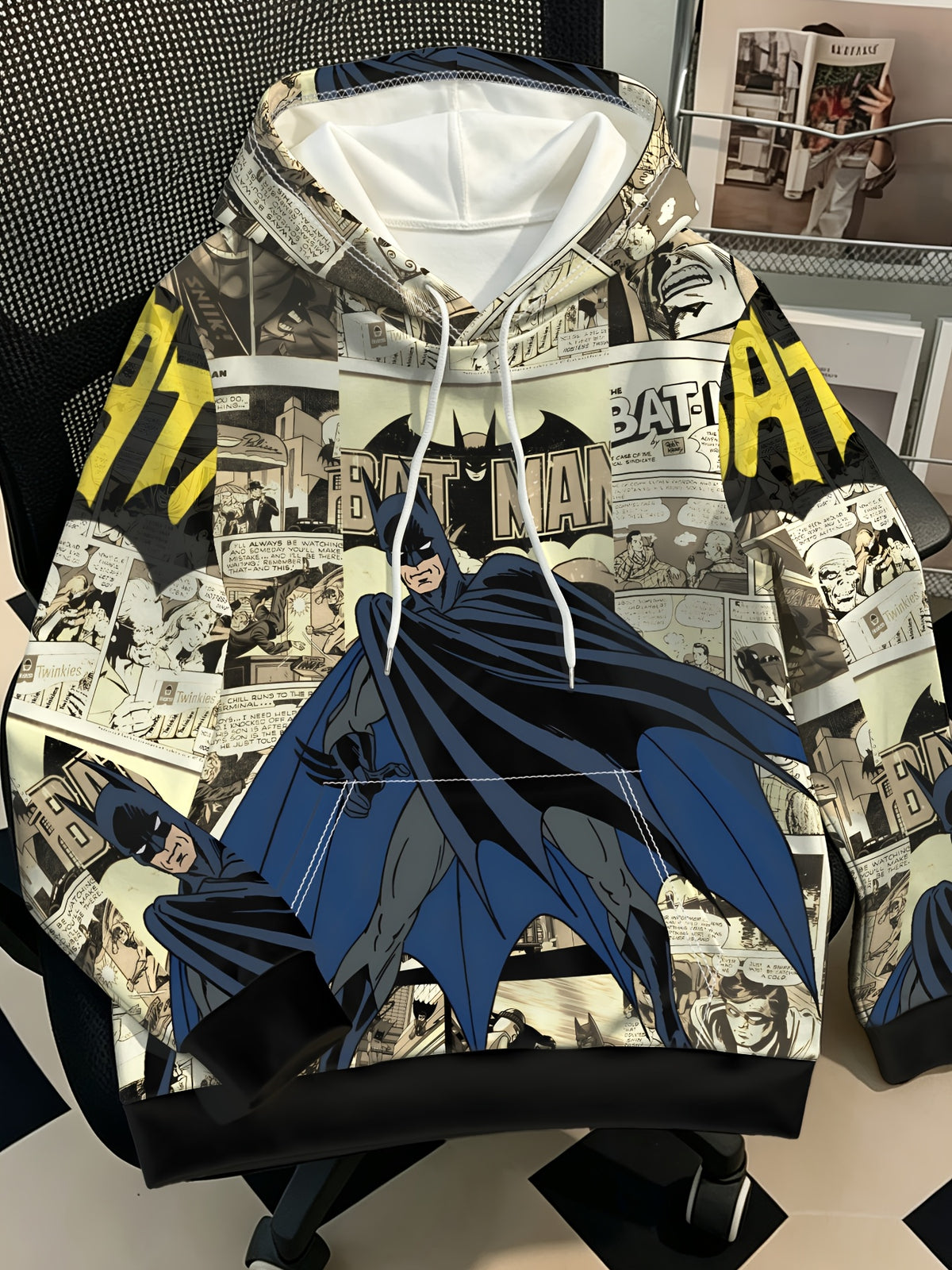 Warner Bros. Warner Bros Batman Vintage Comic Print Men's Hoodie Trendy Casual Pullover Top Halloween Gift Christmas Gift - Mixed colors
