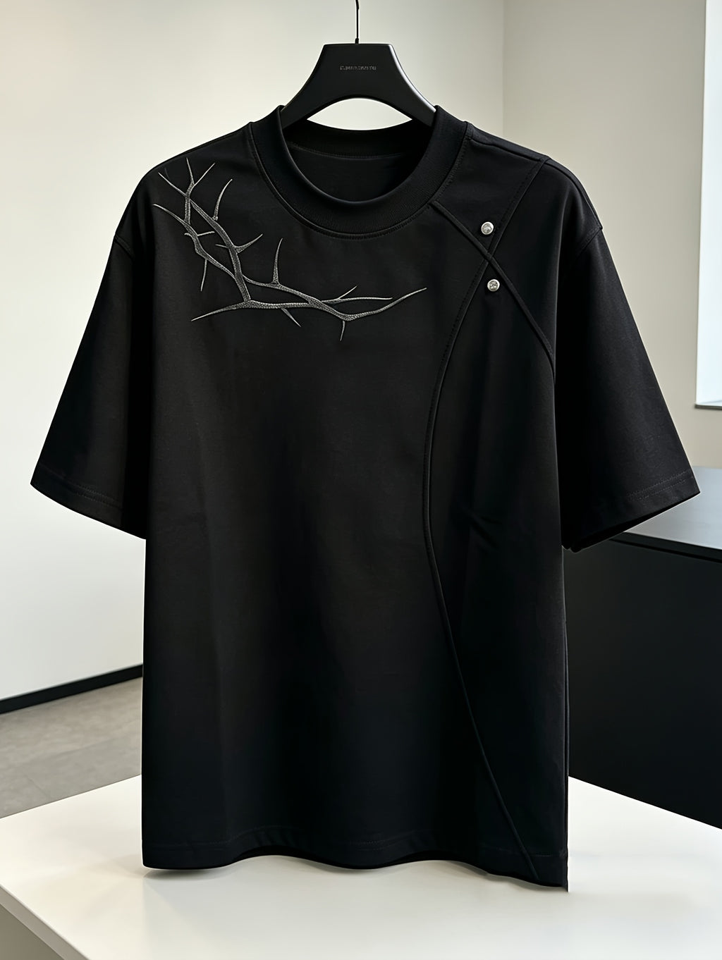 Men'S Casual Sports T-Shirt Rivet Patchwork Thorn Embroidery Short Sleeve Summer Cool Premium Shoulder Top in Stock - Black